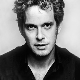 Tom Hollander