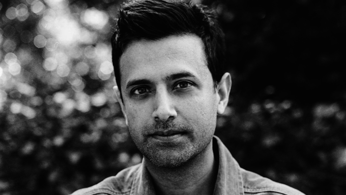 Navin Chowdhry Stars in Multitudes