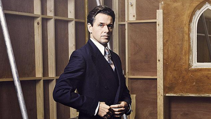 Julian Ovenden Stars in ITV Christmas Spectacular