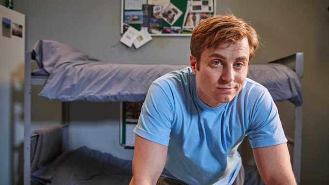 Kevin Bishop Stars In Porridge